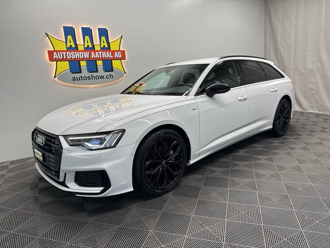 AUDI A6 Avant 45 TFSI S line S-tronic quattro - Autoshow Aathal AG bei Uster bietet günstige Occasionen und Neuwagen 2