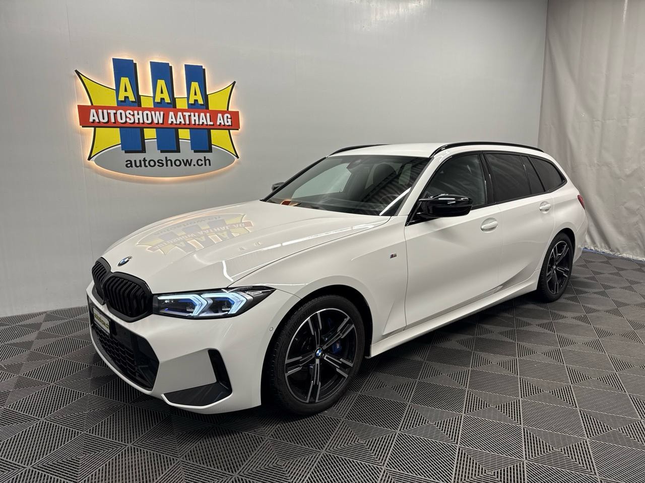 BMW M340i xDrive 48V Touring Steptronic - Autoshow Aathal AG bei Uster bietet günstige Occasionen und Neuwagen 3