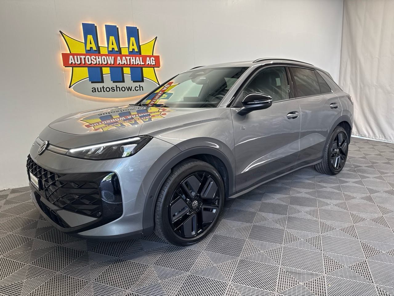 VW T-Roc 1.5 eTSI mHEV R-Line DSG - Autoshow Aathal AG bei Uster bietet günstige Occasionen und Neuwagen 5