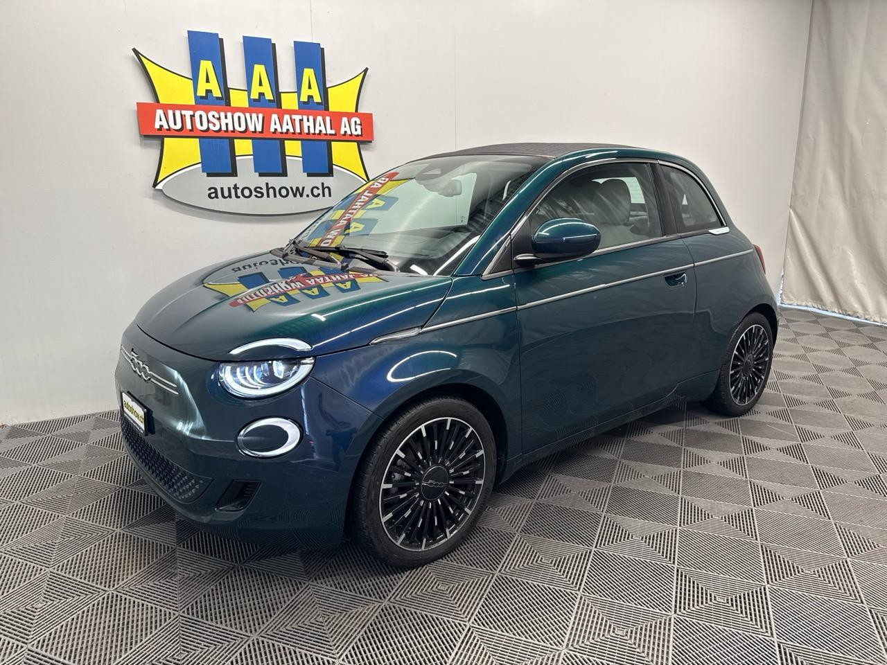 FIAT 500 C electric 87 kW La Prima By Bocelli - Autoshow Aathal AG bei Uster bietet günstige Occasionen und Neuwagen