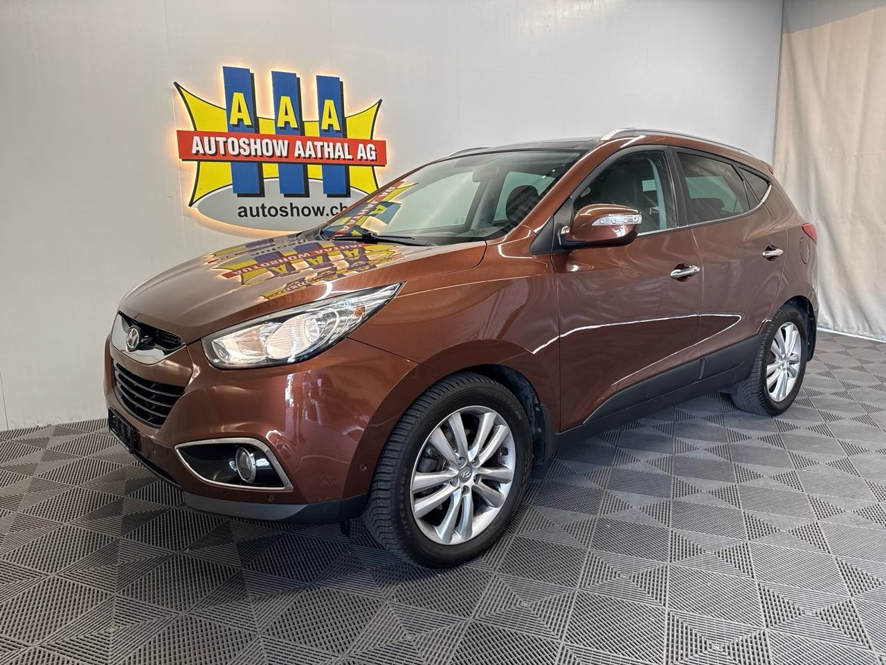 HYUNDAI iX35 2.0 CRDi Luxury Plus 4WD - Autoshow Aathal AG bei Uster bietet günstige Occasionen und Neuwagen 1