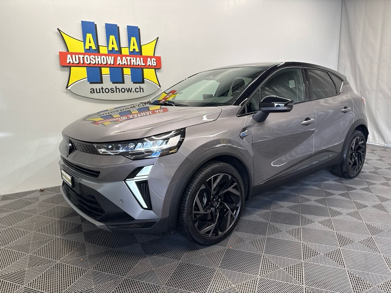 RENAULT Captur 1.8 E-Tech 160 Esprit Alpine DHT - Autoshow Aathal AG bei Uster bietet günstige Occasionen und Neuwagen 4