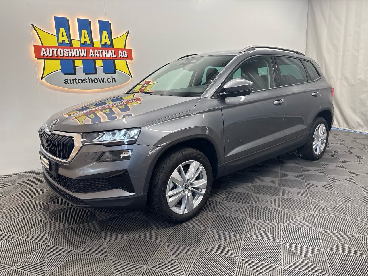 SKODA Karoq 1.5 TSI Selection DSG - Autoshow Aathal AG bei Uster bietet günstige Occasionen und Neuwagen 1