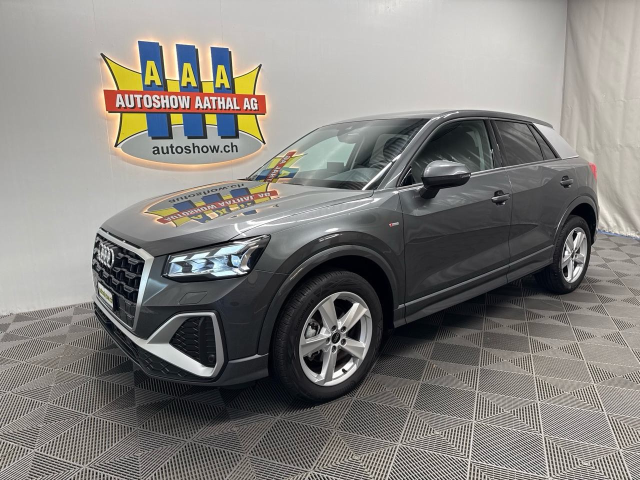 AUDI Q2 35 TFSI S line S-tronic - Autoshow Aathal AG bei Uster bietet günstige Occasionen und Neuwagen 2