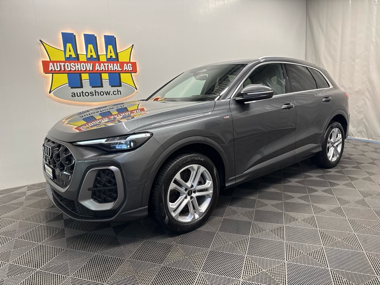 AUDI Q5 TFSI quattro 150 kW S-tronic S-Line - Autoshow Aathal AG bei Uster bietet günstige Occasionen und Neuwagen 2