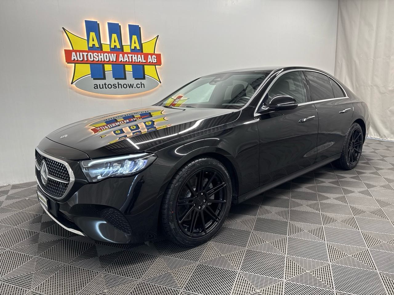 MERCEDES-BENZ E 220 d Sportline - Autoshow Aathal AG bei Uster bietet günstige Occasionen und Neuwagen