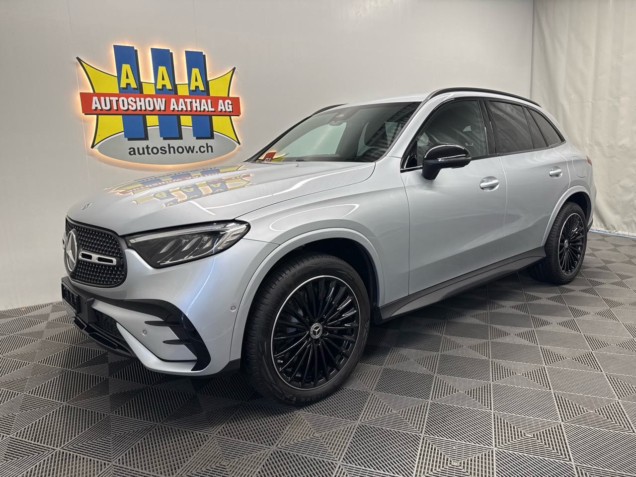 MERCEDES-BENZ GLC 300 de 4Matic EQ Star 9G-Tronic - Autoshow Aathal AG bei Uster bietet günstige Occasionen und Neuwagen 1
