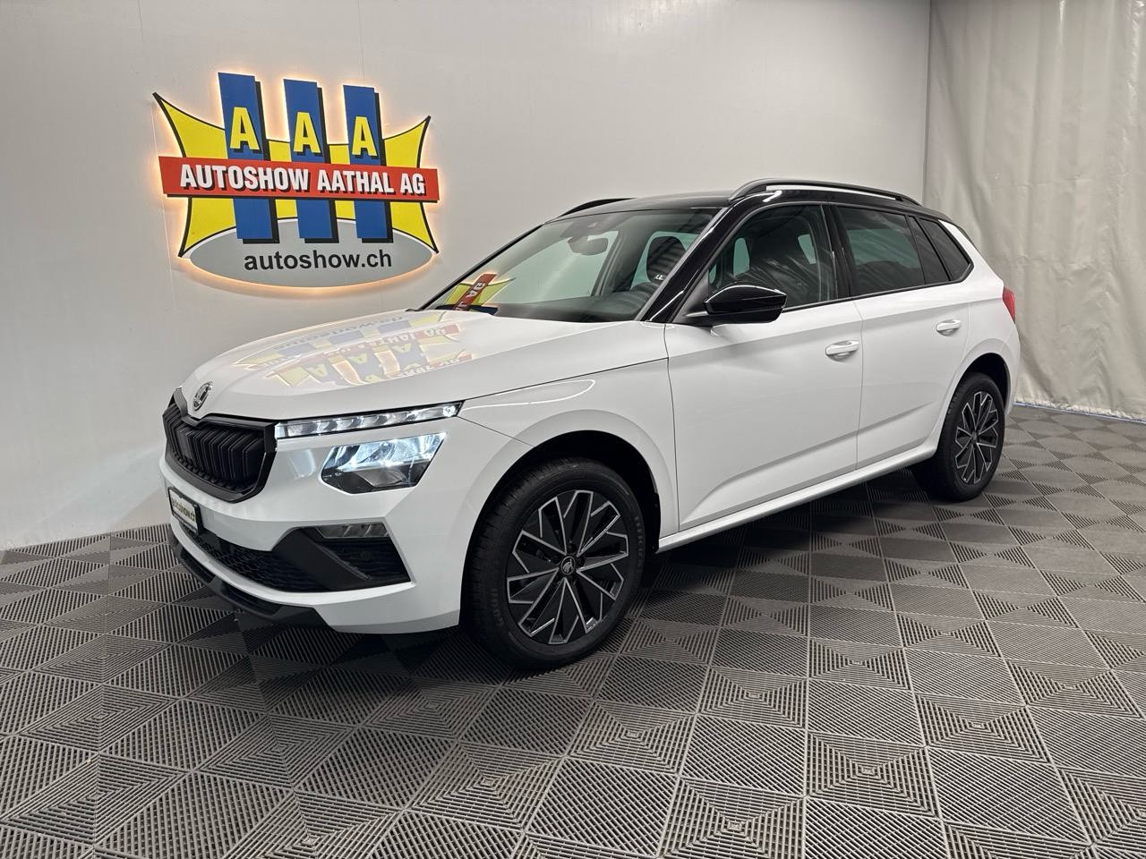 SKODA Kamiq 1.0 TSI Selection Black Pack - Autoshow Aathal AG bei Uster bietet günstige Occasionen und Neuwagen 1